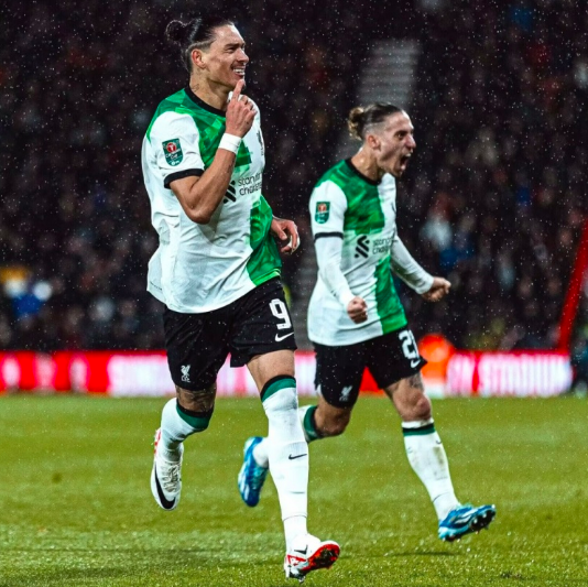 索兰克“蝎子摆尾”炸裂主场!伯恩茅斯2-0斩落纽卡,英超争四格局再添变数