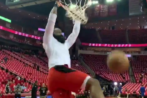 登哥后撤步3分8连中暴扣收场