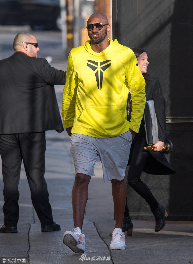 男神V5！科比录节目亮黄卫衣比V卖萌