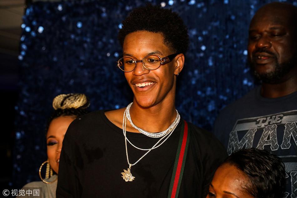 奥尼尔大儿子18岁生日趴变大鲨鱼主场