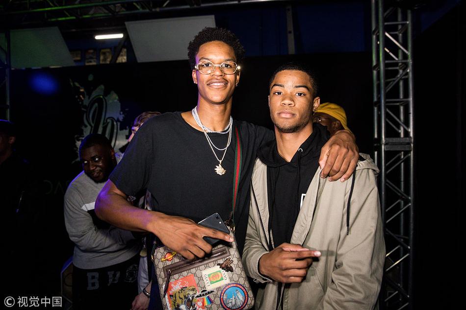 奥尼尔大儿子18岁生日趴变大鲨鱼主场