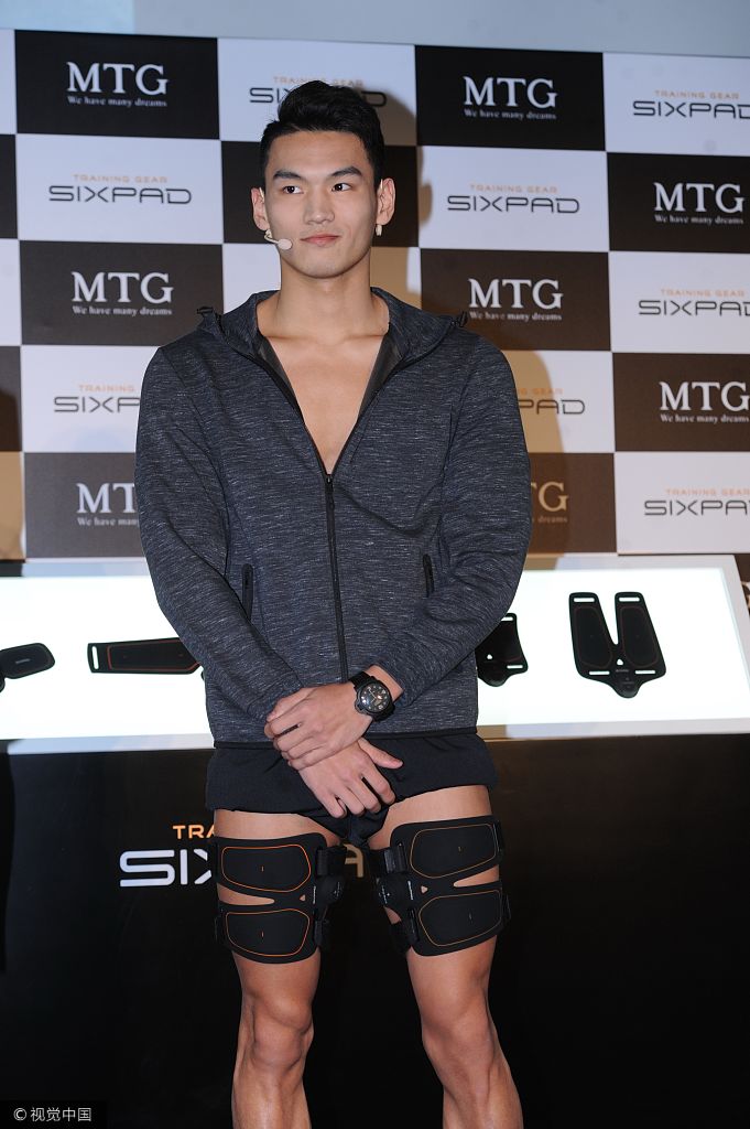 徐嘉余半裸出镜man爆