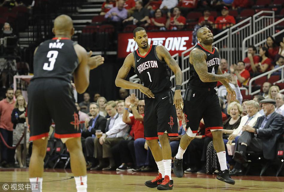 保罗、阿里扎和塔克