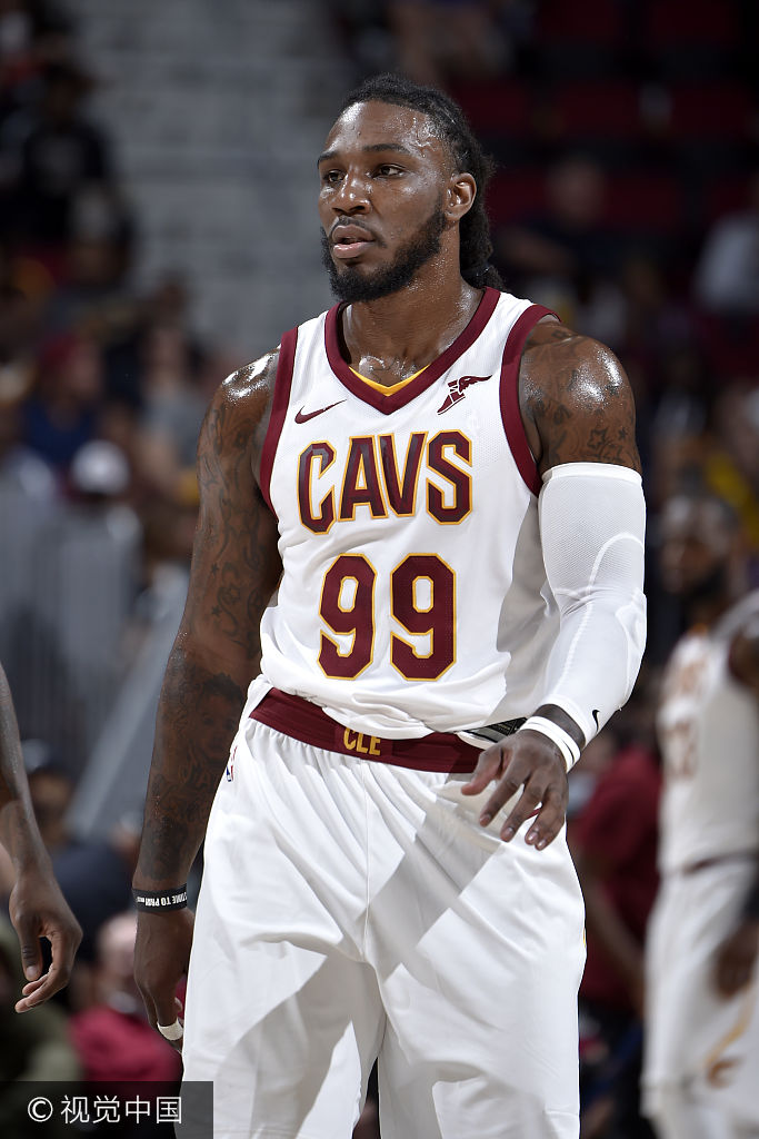 北京时间10月11日,nba季前赛,克利夫兰骑士主场迎战芝加哥公牛,韦德