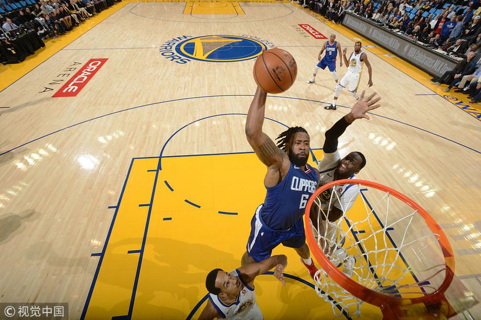 小乔丹单手暴扣