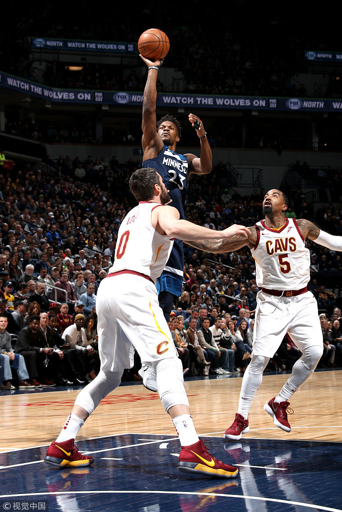 吉米-巴特勒单手抛投