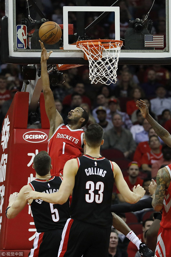 阿里扎回头望月