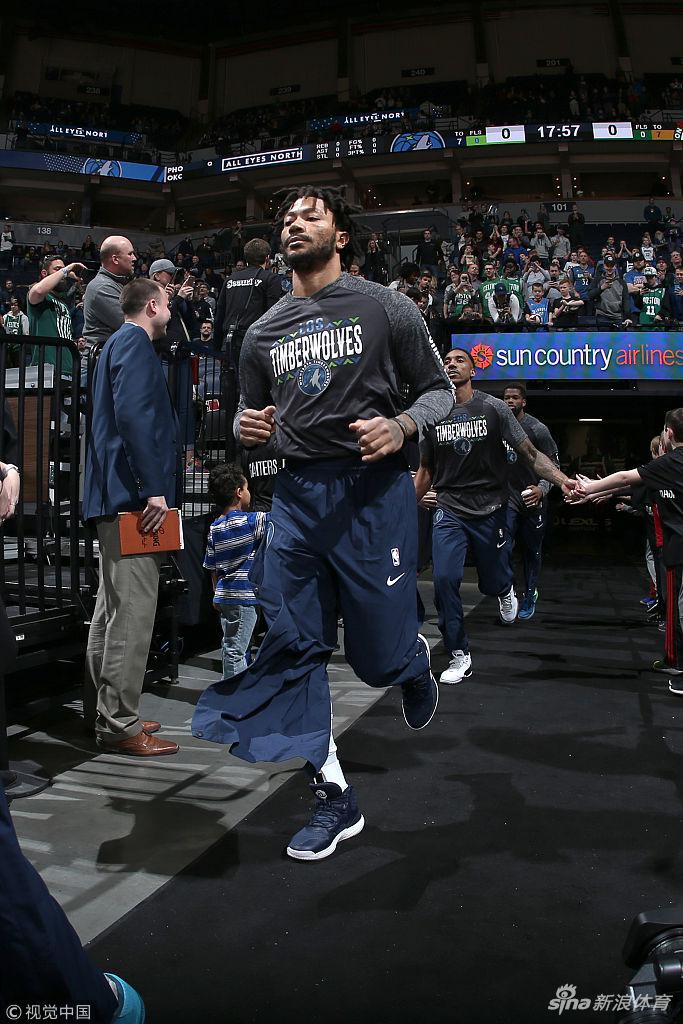 重回NBA赛场的罗斯赛前热身