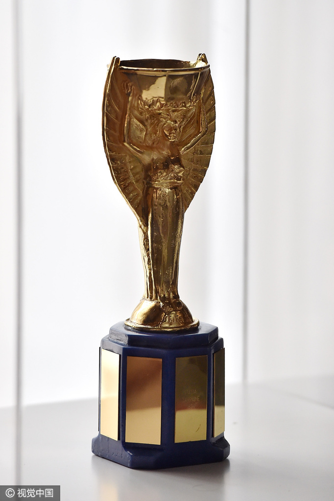 意大利足协举行奖杯展览会