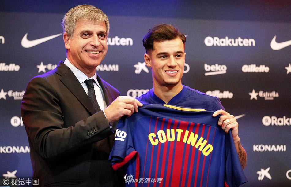 库蒂尼奥接过巴萨球衣