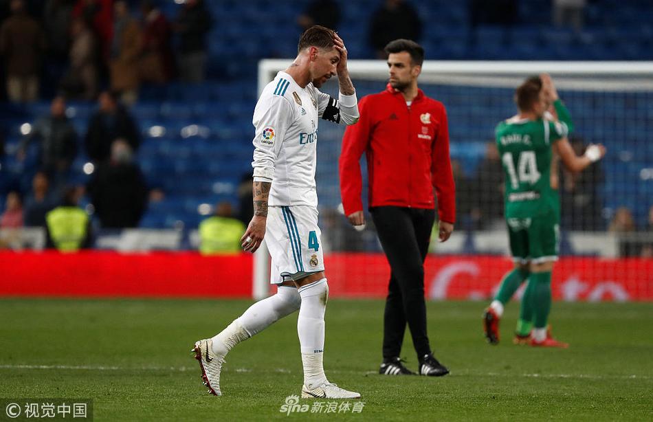 拉莫斯一脸无奈