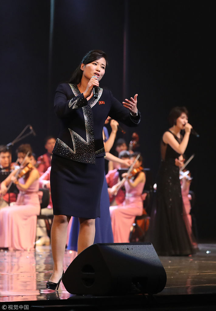 朝鲜女歌唱家图片