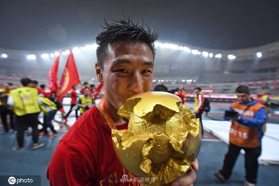 上海海港官宣武磊回归