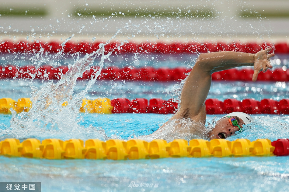 现代五项男子个人200米自由泳罗帅出战