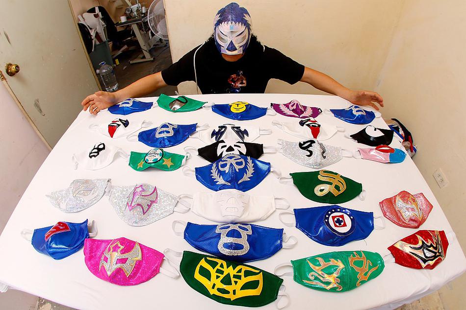 摔跤手将面罩改同款口罩 样式酷炫