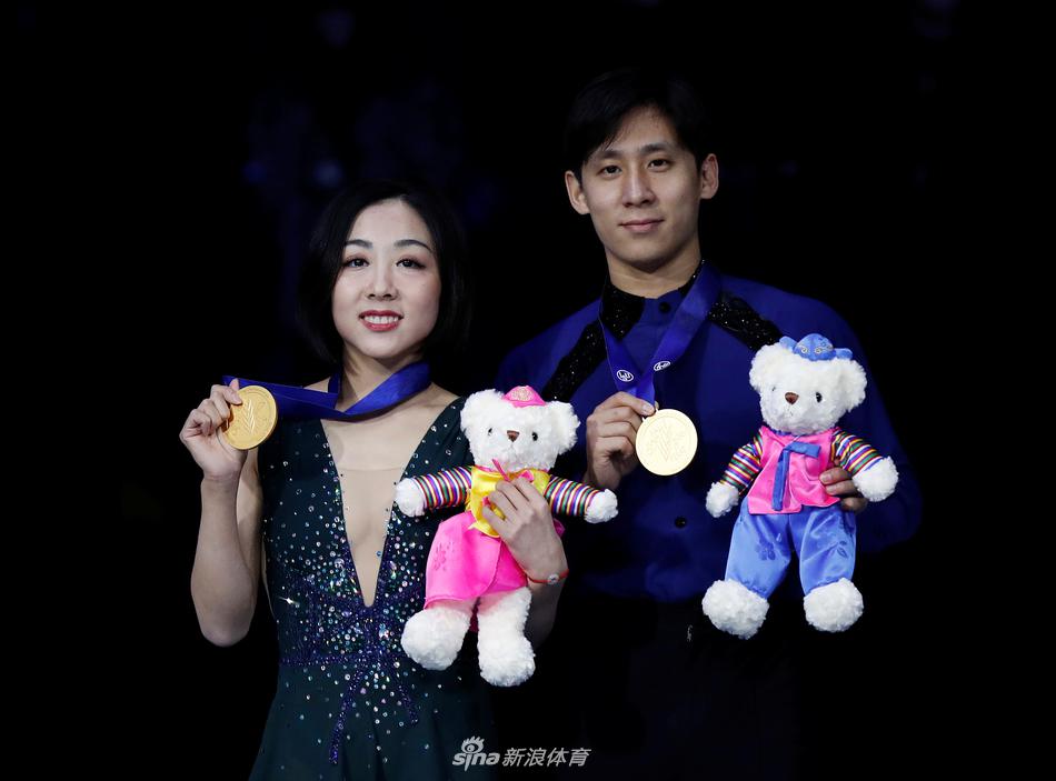 花滑四大洲赛隋文静/韩聪夺冠 彭程/金杨亚军