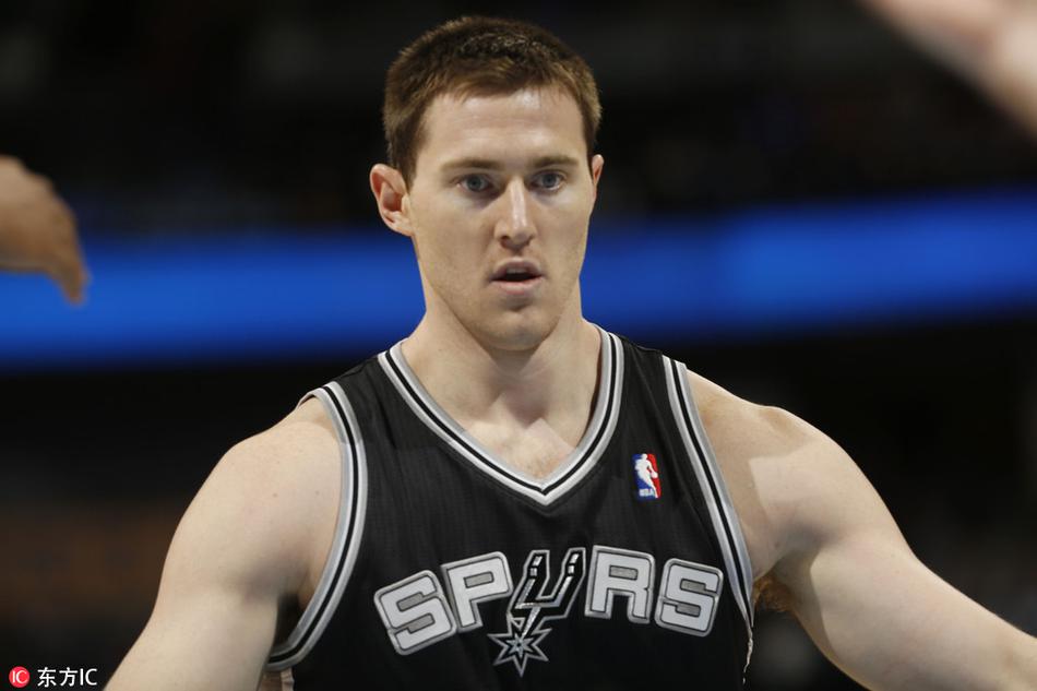 职业生涯早期的贝恩斯