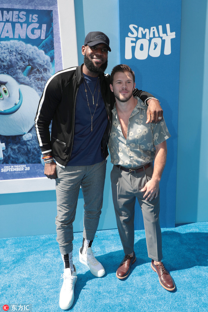 一组生活照看懂詹姆斯为啥选湖人