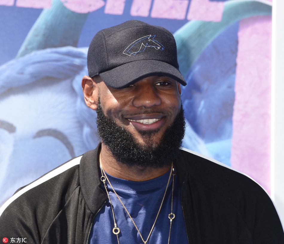 一组生活照看懂詹姆斯为啥选湖人