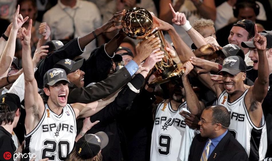 一组图看完马努16年NBA生涯！绝境妖刀斩群魔+手擒蝙蝠成经典