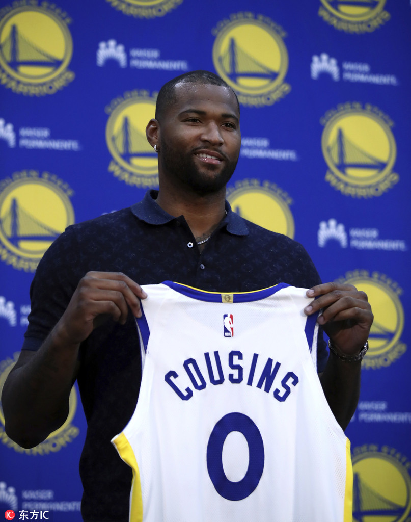 考辛斯正式亮相勇士！发布会上喜笑颜开 将身穿0号球衣