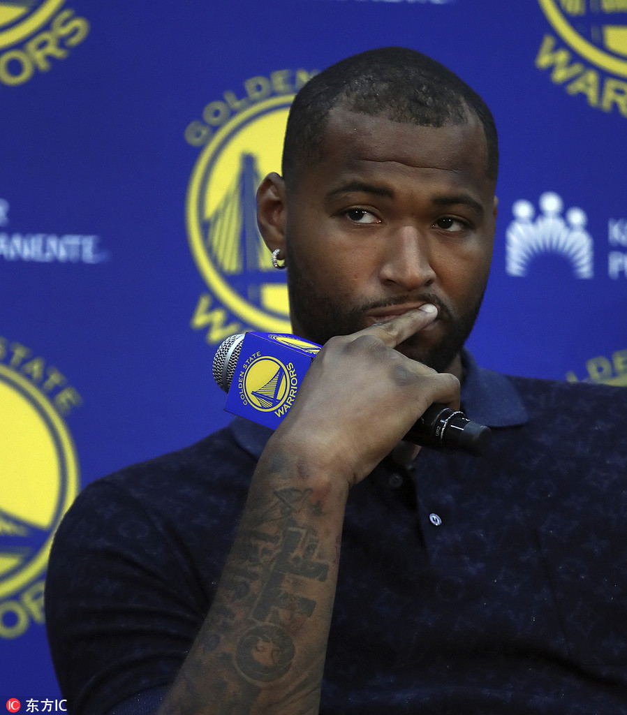 考辛斯正式亮相勇士！发布会上喜笑颜开 将身穿0号球衣