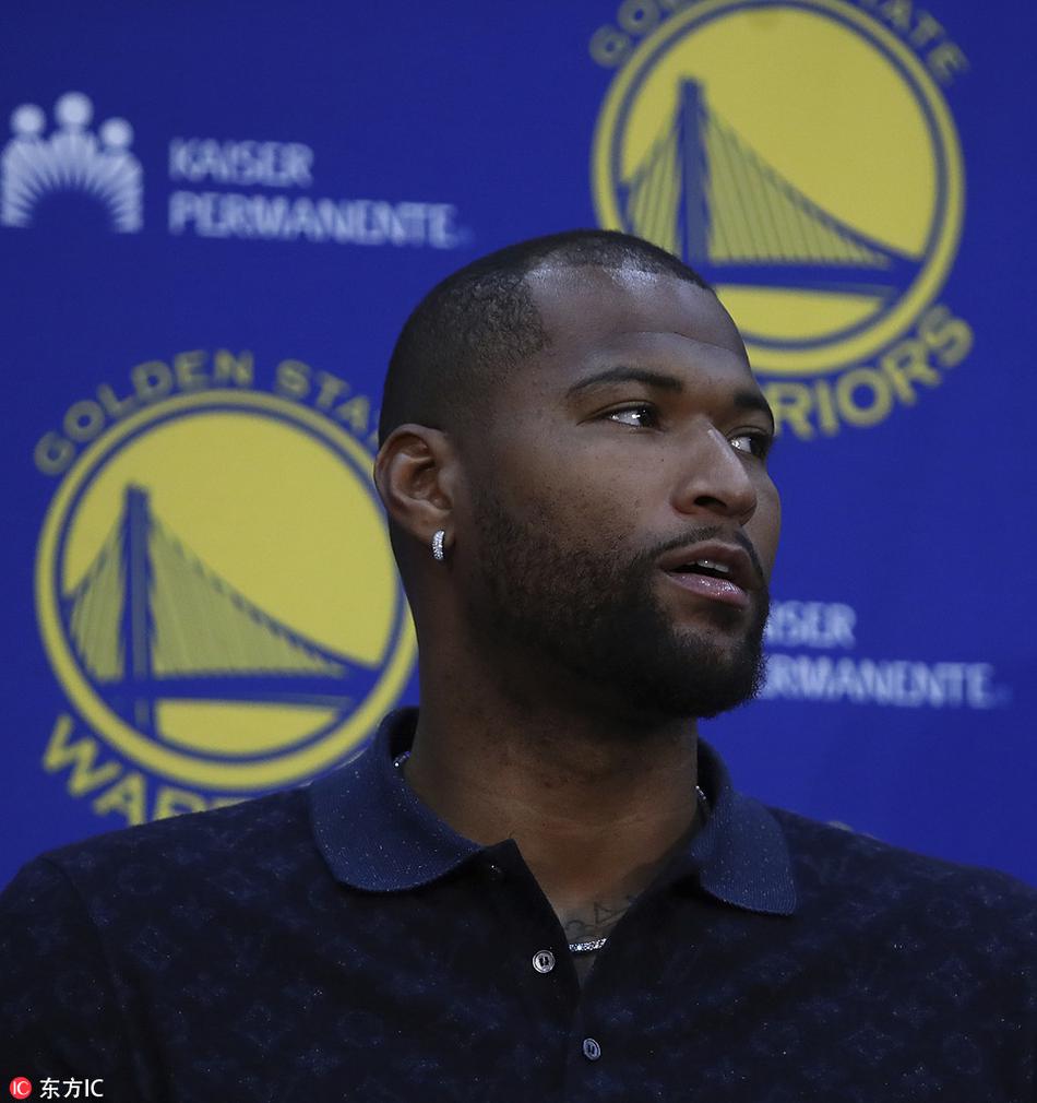 考辛斯正式亮相勇士！发布会上喜笑颜开 将身穿0号球衣