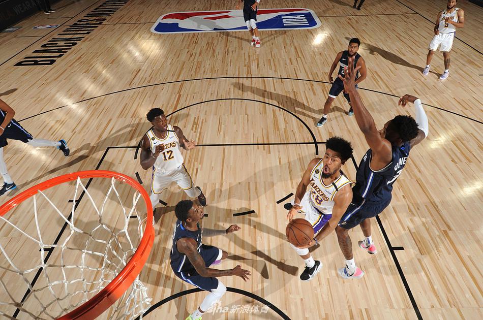 [NBA热身赛]独行侠108-104湖人