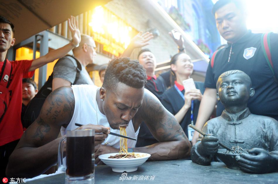 D&G跟着体坛明星学学用筷子吧