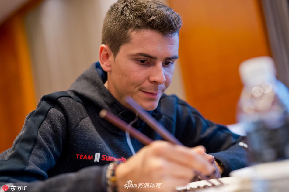 D&G跟着体坛明星学学用筷子吧