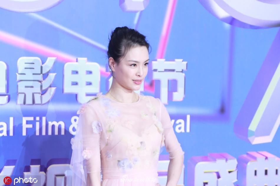 吴敏霞出席上海电视节活动