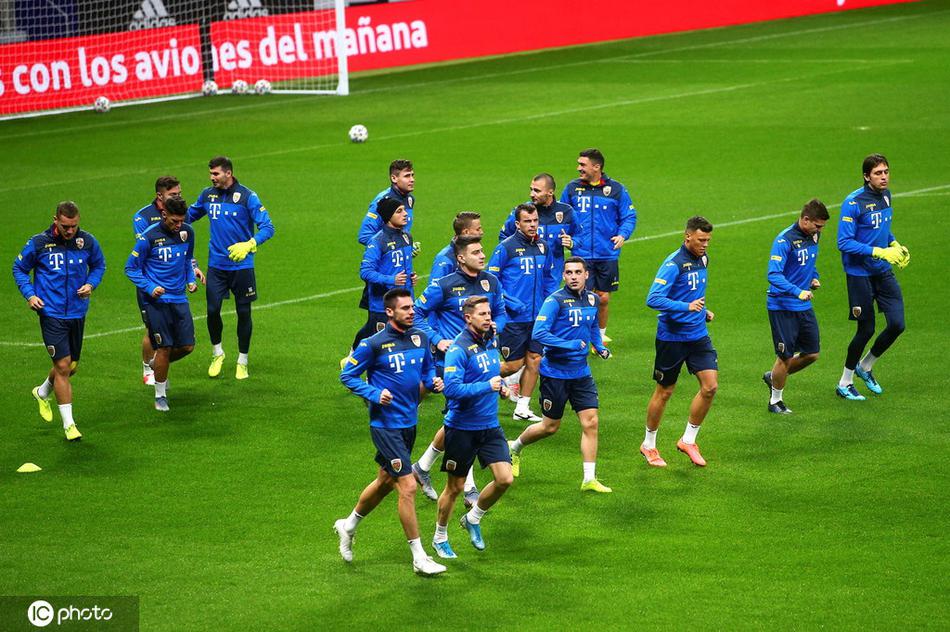 罗马尼亚男足训练备战