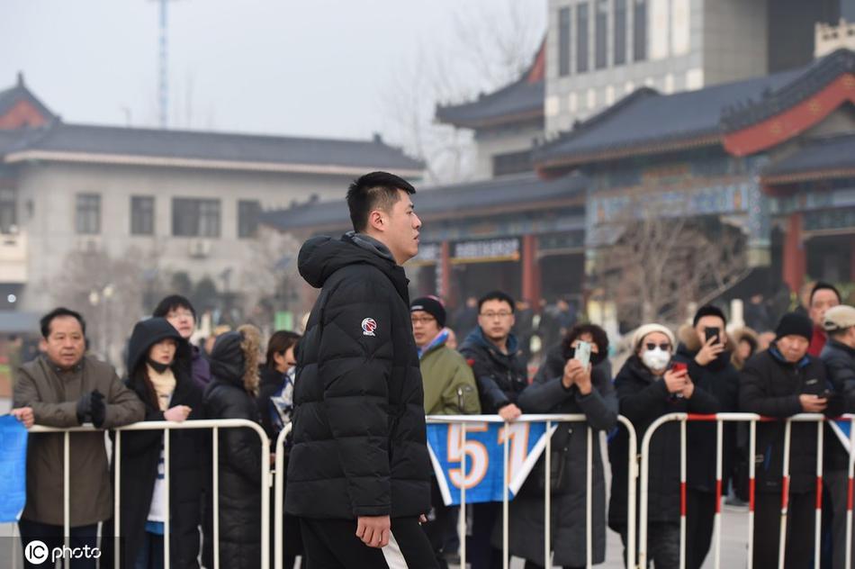 北京首钢男篮前队长吉醋返炕峋傩