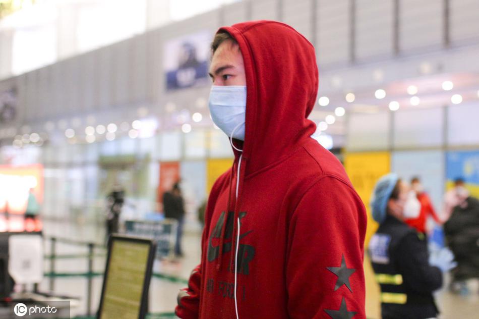 恒大结束迪拜拉练抵达广州 开启两周自我隔离假期