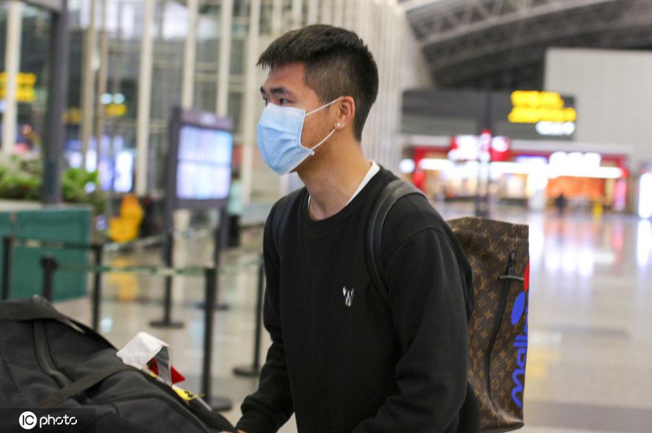 恒大结束迪拜拉练抵达广州 开启两周自我隔离假期