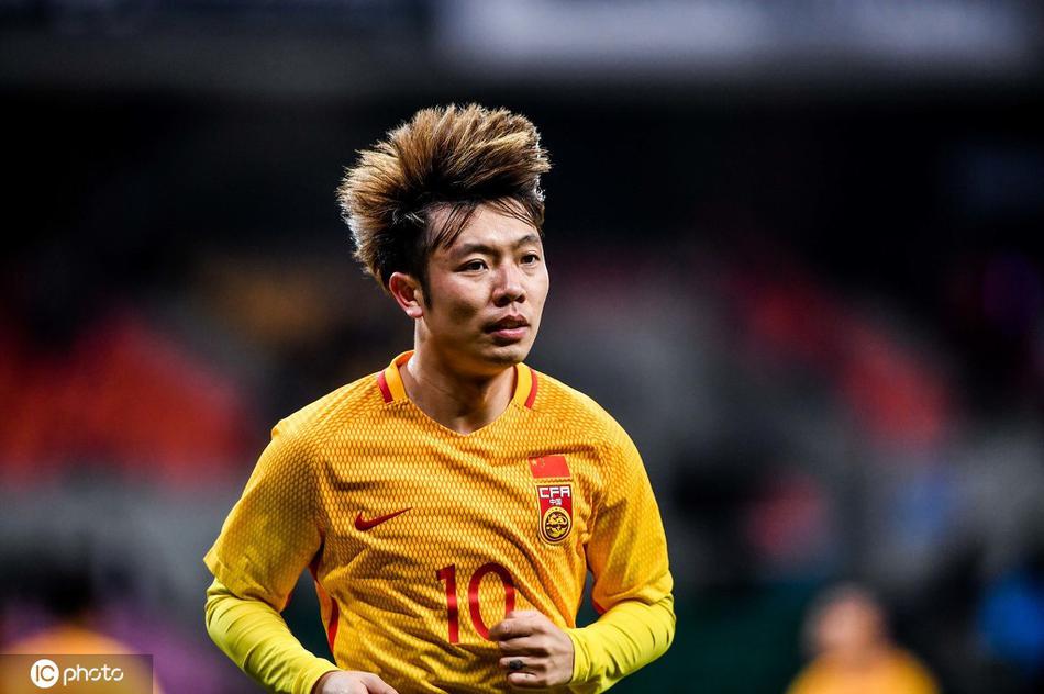 [盘点]淡黄的球衣蓬松的头发 这些中超球星演绎最火歌词