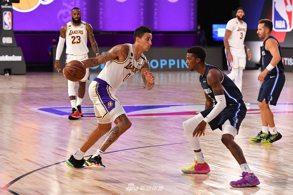 [NBA热身赛]独行侠108-104湖人