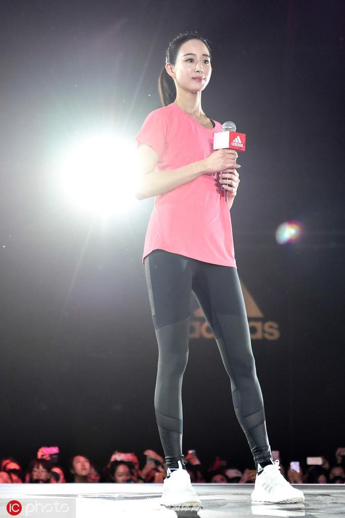 1 / 12 2019年4月7日,北京,张钧甯参加阿迪达斯"女神进化,由我创造"