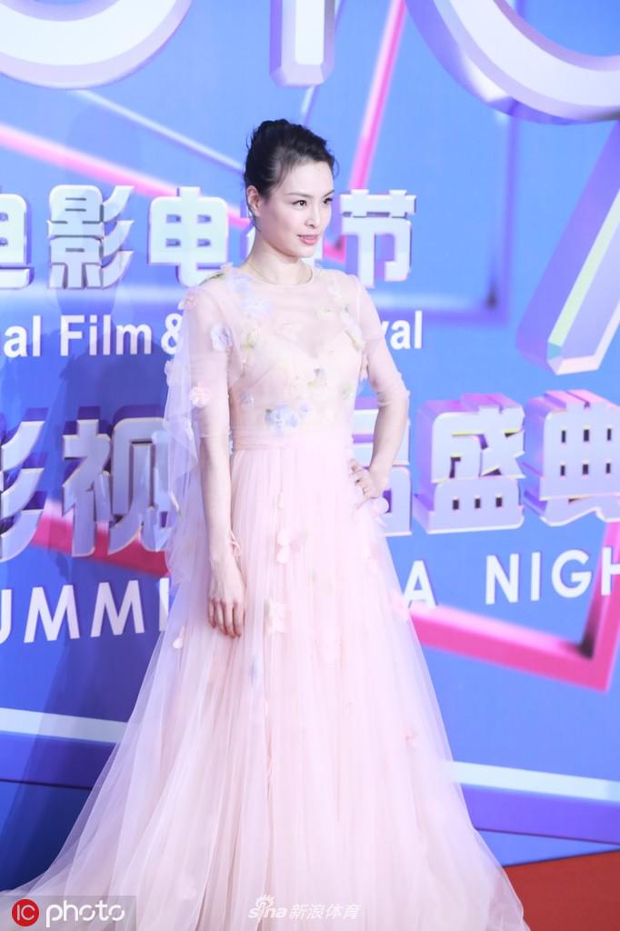 吴敏霞出席上海电视节活动