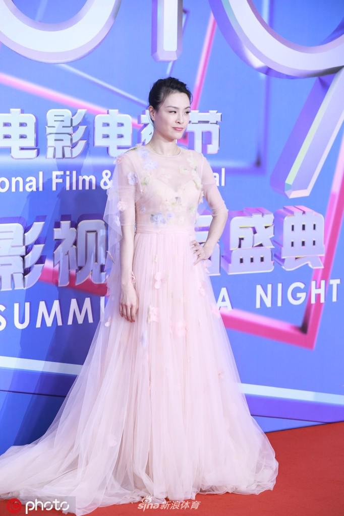 吴敏霞出席上海电视节活动