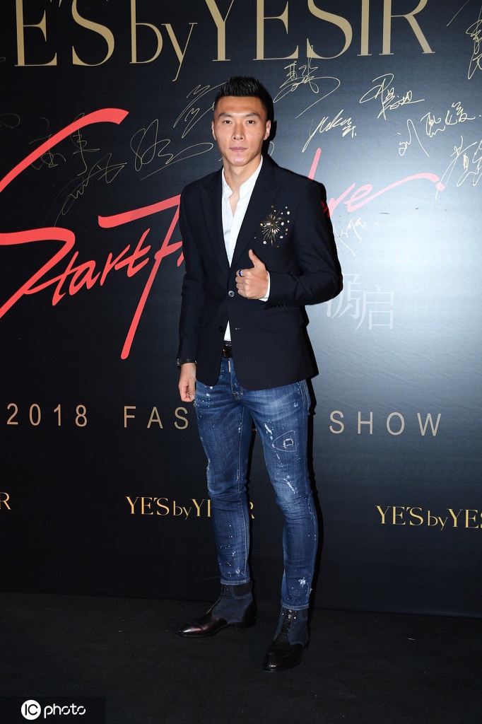 [盘点]中国球员西装秀 谁是现役最靓的仔？