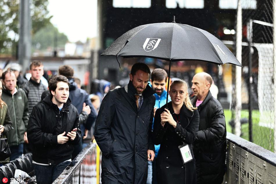 索思盖特现身观战英超比赛