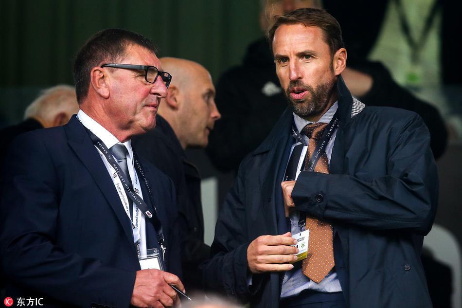 索思盖特现身观战英超比赛