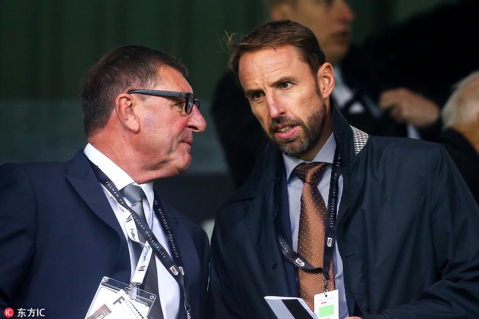 索思盖特现身观战英超比赛