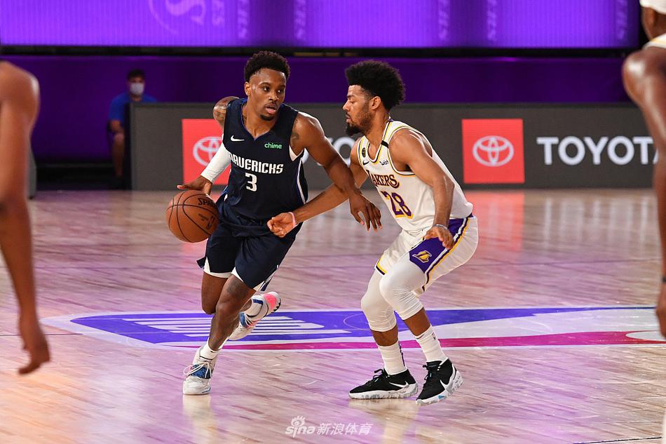 [NBA热身赛]独行侠108-104湖人