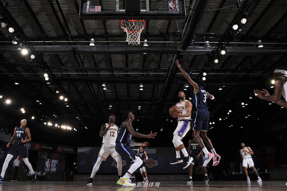 [NBA热身赛]独行侠108-104湖人