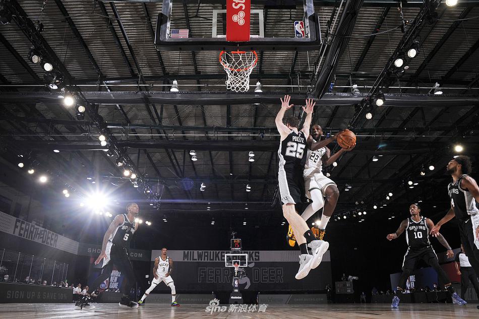 [NBA热身赛]马刺92-113雄鹿