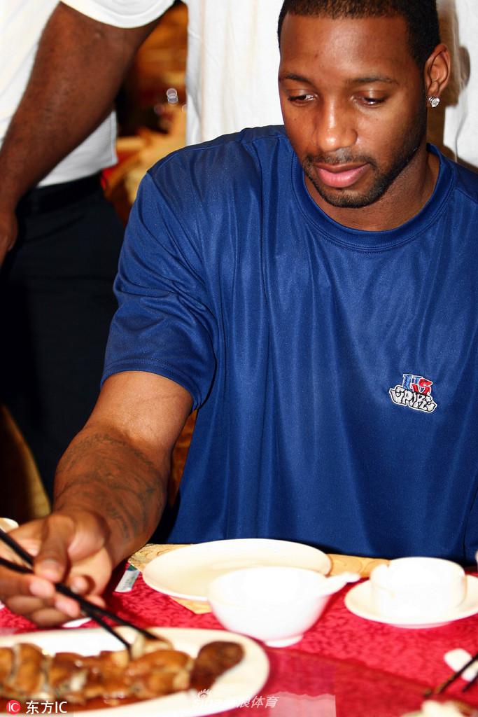 D&G跟着体坛明星学学用筷子吧