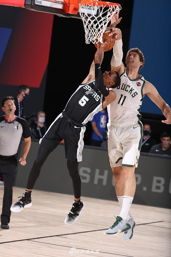 [NBA热身赛]马刺92-113雄鹿