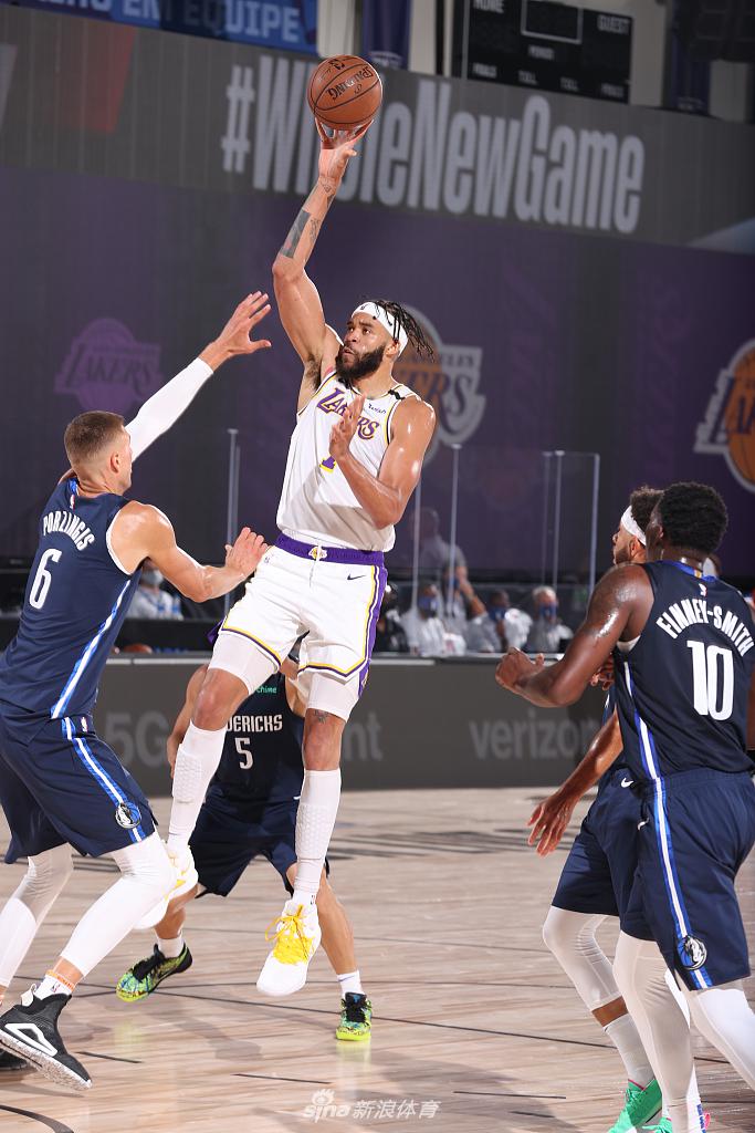 [NBA热身赛]独行侠108-104湖人